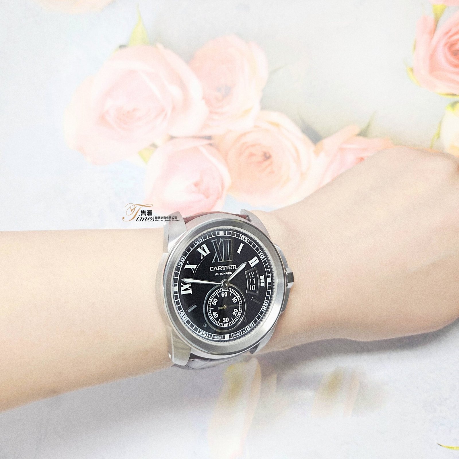 Cartier 鋼自動日曆細三針黑面透視底皮帶摺扣Calibre(42mm) - Image 3