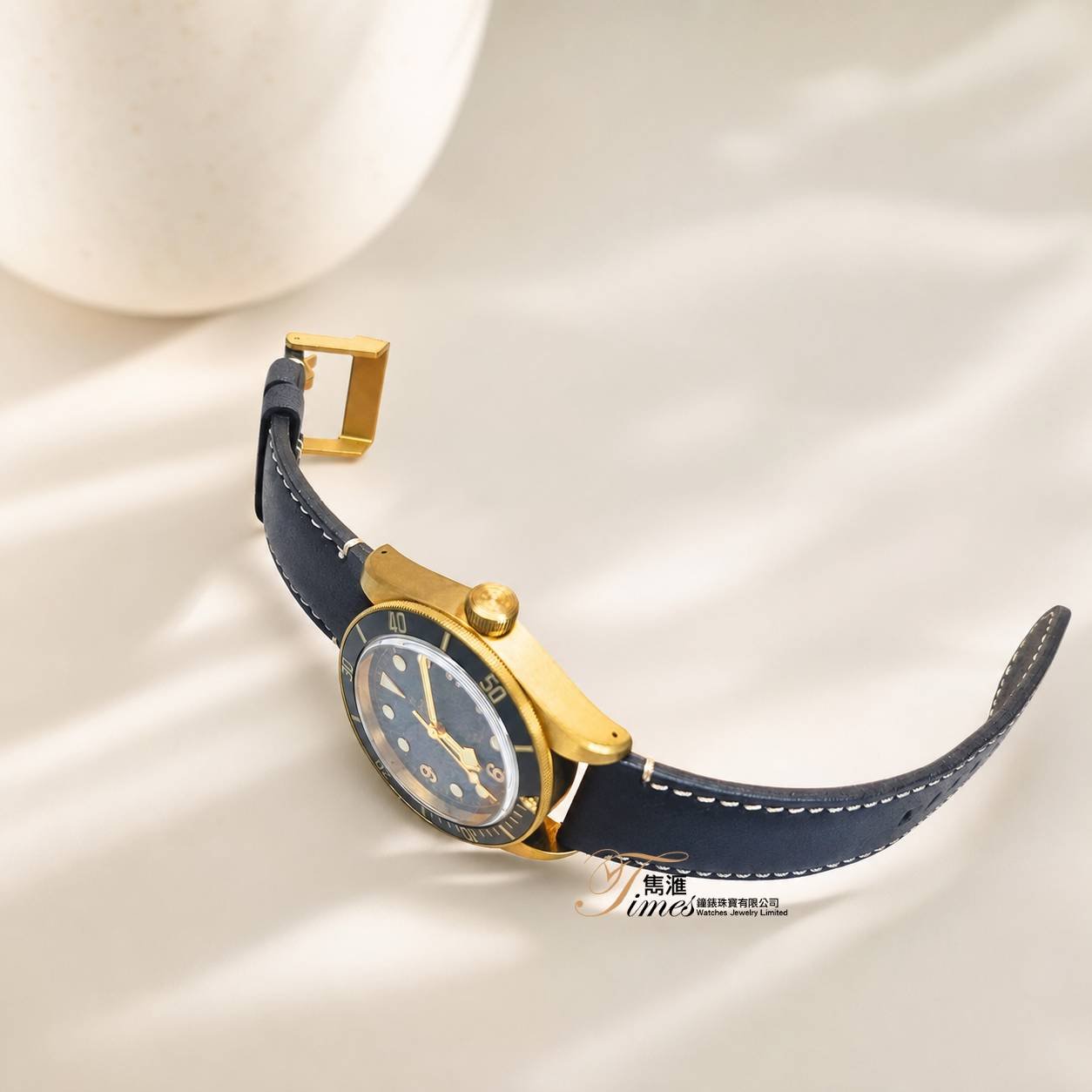 Tudor 青銅自動灰面斧頭針灰圈皮帶青銅針扣Black Bay REF:79250BA - Image 4