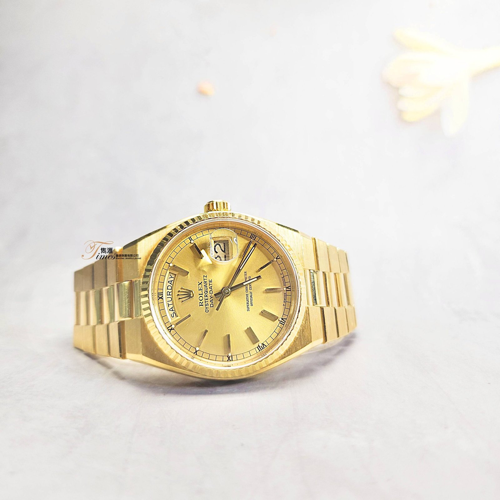 Rolex 18K黃金石英日曆星期金面條字Day-Date Oysterquartz Ref:19018 (連發票)行貨 - Image 2
