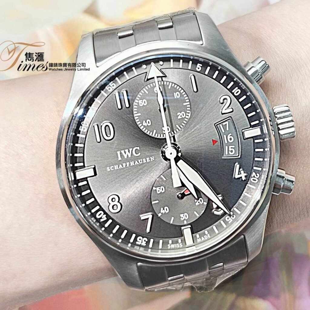 IWC 鋼自動日曆黑面數目字計時鋼帶Pilot's (43mm)