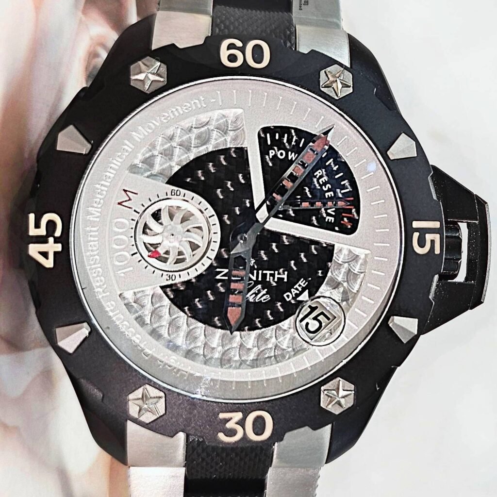 Zenith 鈦自動日曆碳纖面儲鍊鈦橡膠帶男裝 Defy Xtreme (43mm)